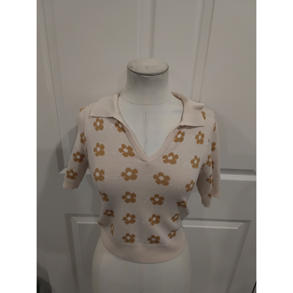 Nikka K Daisy Flower Polo Sweater Top Short‎ Sleeve Beige Mustard Women's S